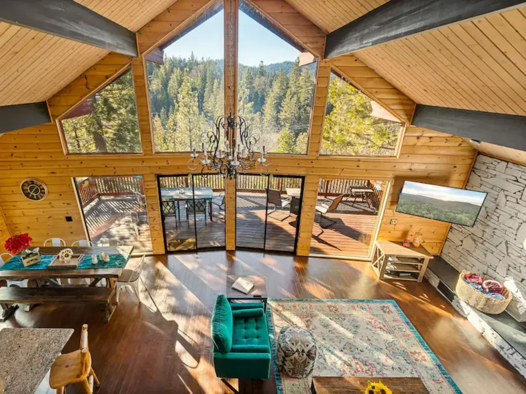 Lake Arrowhead – Cozy Cabin Vibes