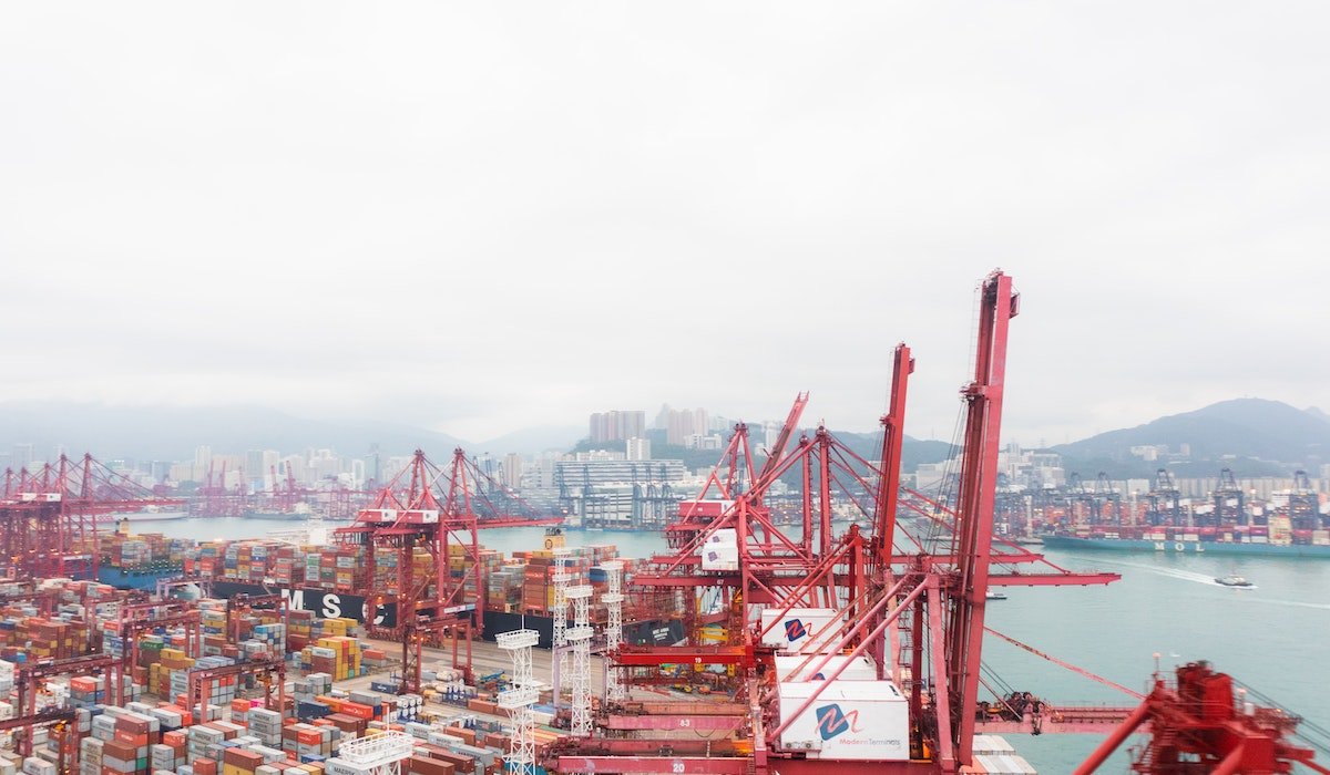 5 Key Factors to Consider When Selecting a Logistics Partner - Blog