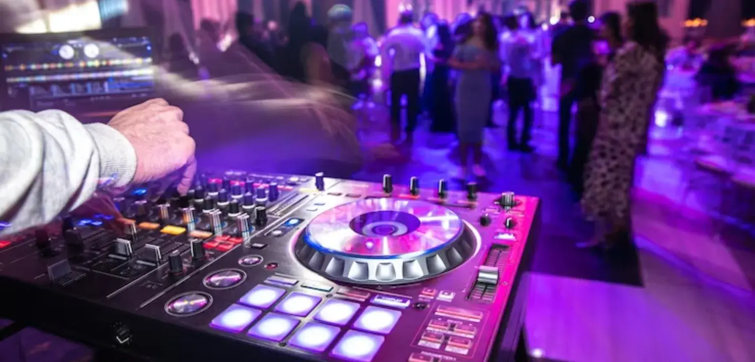Wedding DJ in cork in a wedding